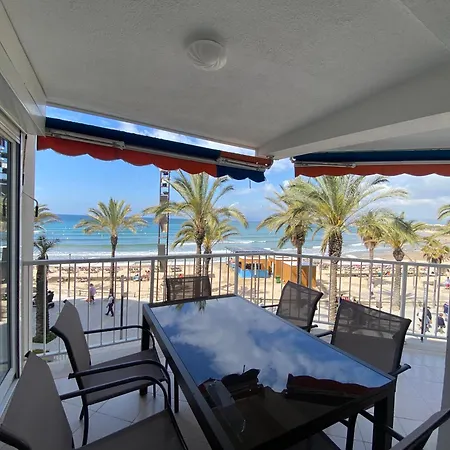 Tarracohomes, Rosa Con Terraza Y Vistas A La Playa * Salou