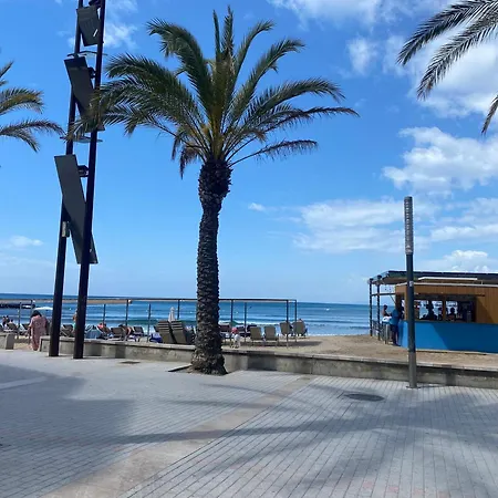 Tarracohomes, Rosa Con Terraza Y Vistas A La Playa